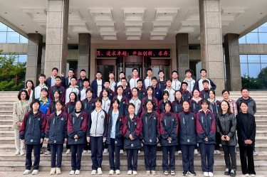 平湖市當湖高級中學(xué)研學(xué)團隊走進(jìn)景興紙業(yè)